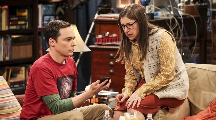  Jim Parsons y Mayim Bialik en 'The Big Bang Theory'