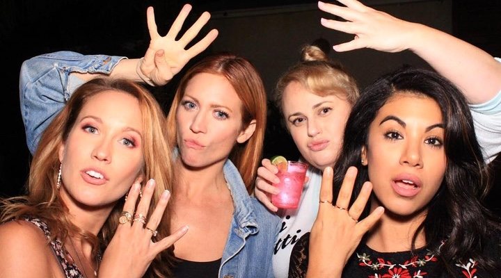  Anna Camp y sus compañeras de reparto en 'Pitch Perfect'