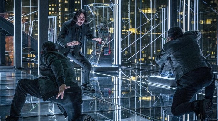  Keanu Reeves en una escena de acción de 'John Wick: Capítulo 3 - Parabellum'