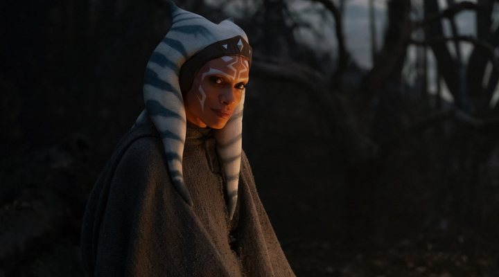 Rosario Dawson como Ahsoka Tano en 'The Mandalorian'