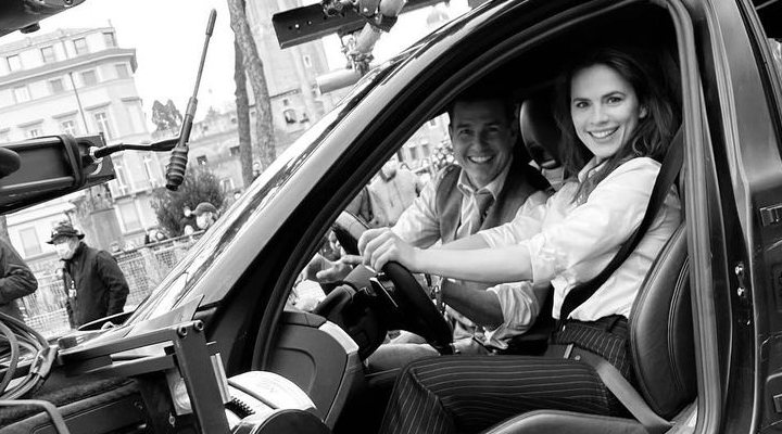 Tom Cruise y Hayley Atwell