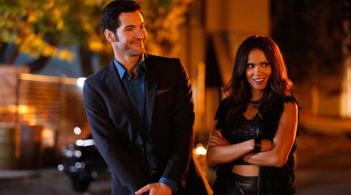  Tom Ellis y Lesley-Ann Brandt en 'Lucifer'