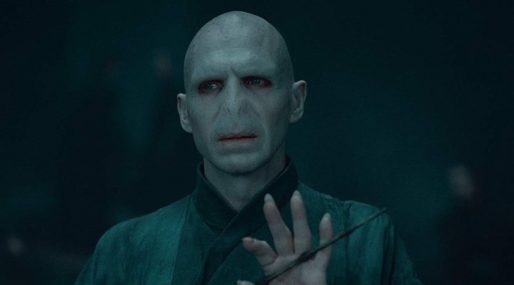 Ralph Fiennes como Lord Voldemort