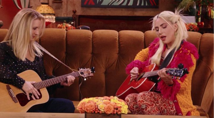  Lisa Kudrow junto a Lady Gaga en 'Friends: The Reunion'