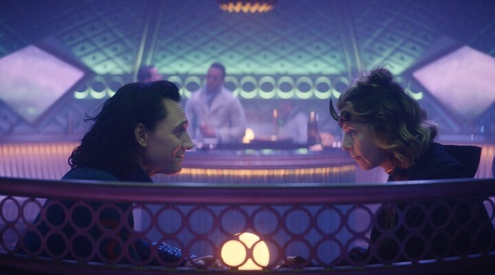  Tom Hiddleston y Sophia Di Martino en 'Loki'