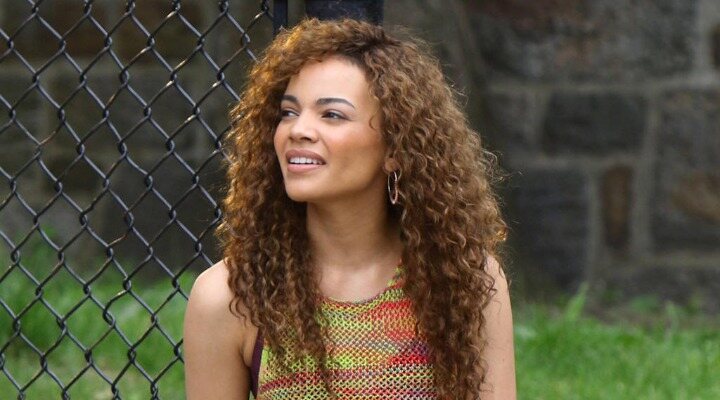 'Leslie Grace'