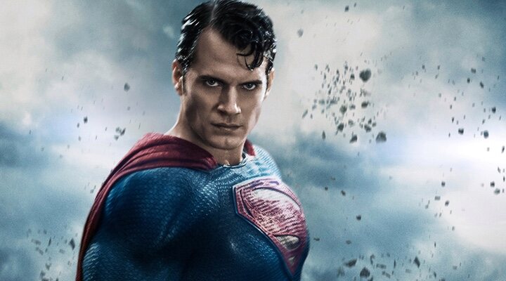  Henry Cavill como Superman