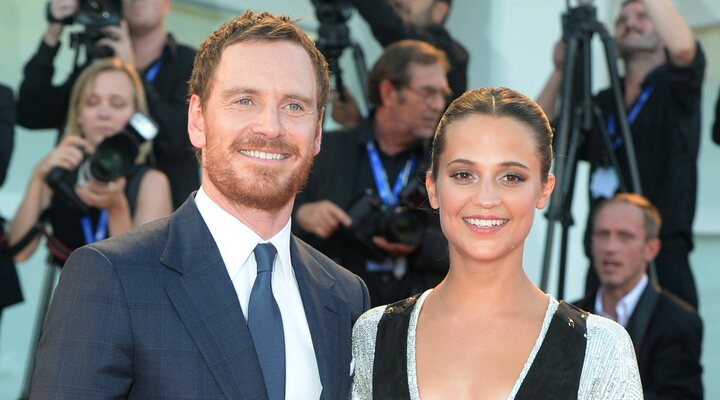 Michael Fassbender y Alicia Vikander