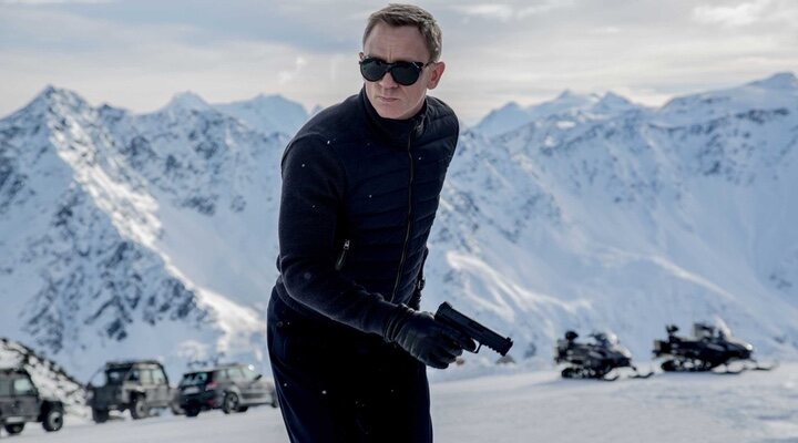  Daniel Craig como James Bond