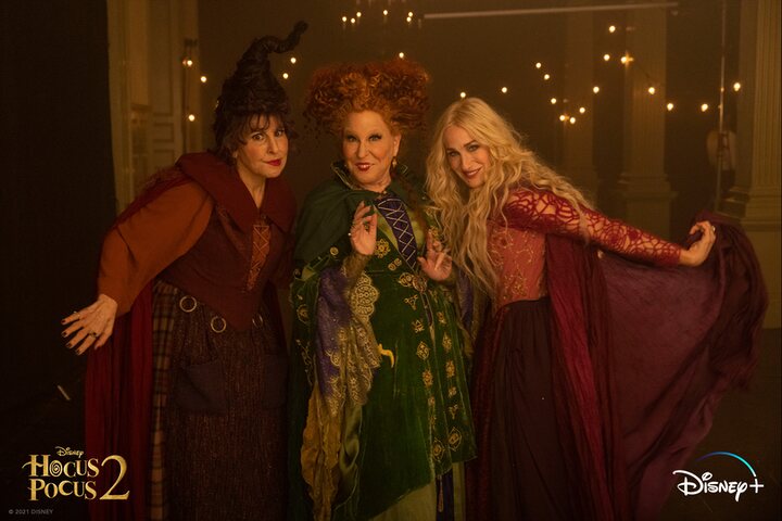 Bette Midler, Kathy Najimy y Sarah Jessica Parker en 'El retorno de las brujas 2'