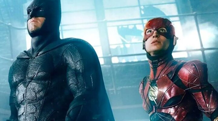 Ben Affleck como Batman junto a Ezra Miller como The Flash