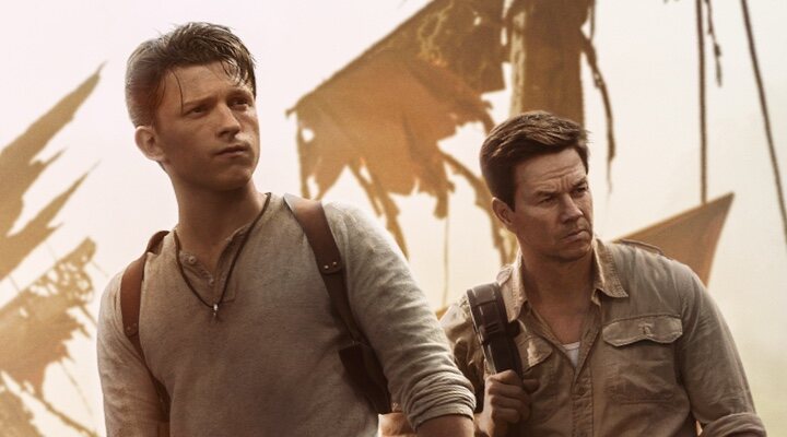  Tom Holland y Mark Wahlberg en 'Uncharted'