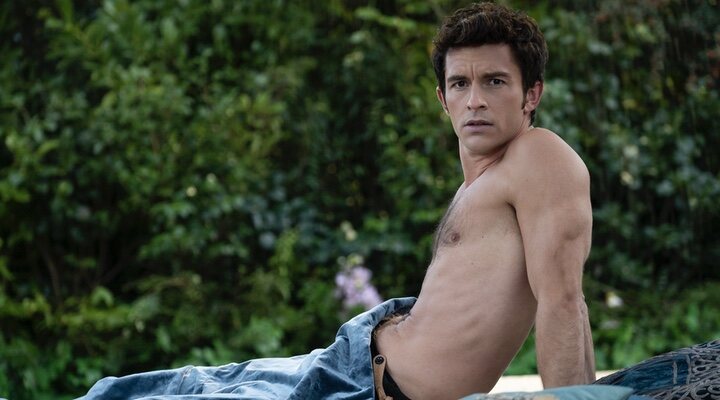 Jonathan Bailey desnudo en 'Los Bridgerton'