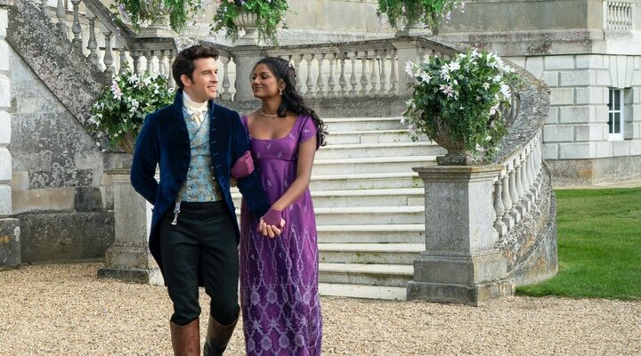  Jonathan Bailey y Simone Ashley en 'Los Bridgerton'