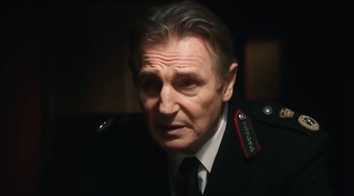 Liam Neeson en 'Derry Girls'