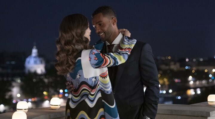  Lily Collins y Lucien Laviscount en 'Emily en París'