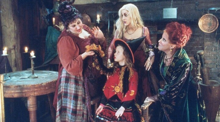  Thora Birch junto a las protagonistas de 'El retorno de las brujas' (1993)