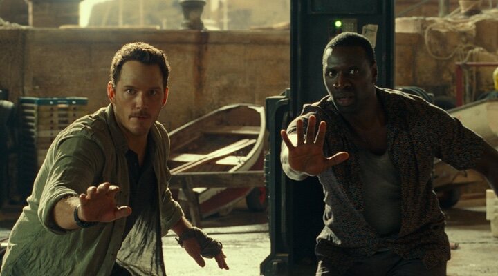  Chris Pratt y Omar Sy en 'Jurassic World: Dominion'