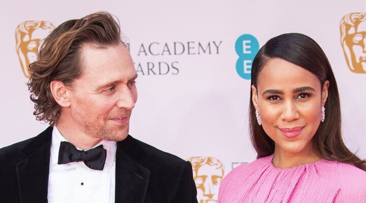 Tom Hiddleston y Zawe Ashton en los premios BAFTA 2022