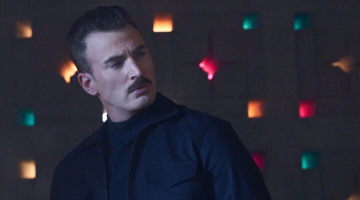  Chris Evans en 'El agente invisible' (2022)