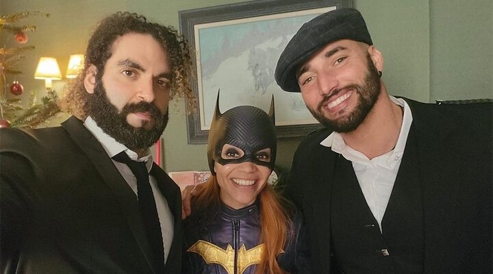 Leslie Grace y los directores de 'Batgirl'