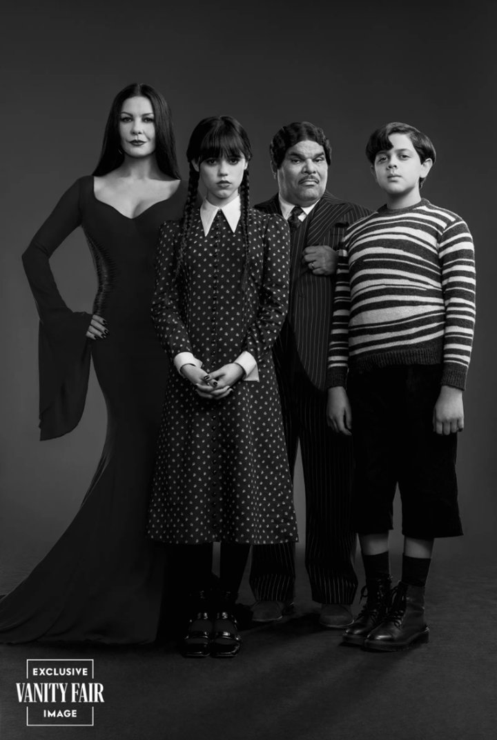 'Wednesday': Primer vistazo a la familia Addams al completo, con Catherine Zeta-Jones como Morticia