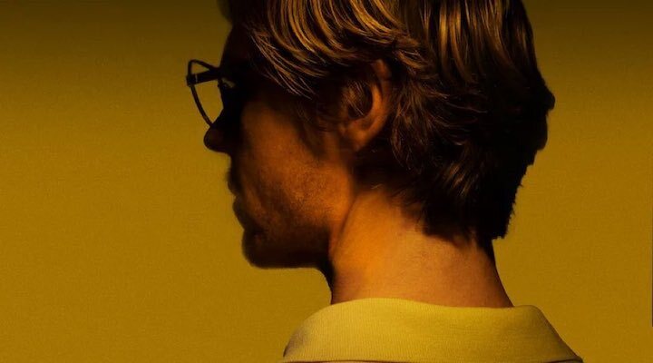 Evan Peters como Jeffrey Dahmer