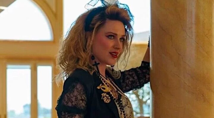 Evan Rachel Wood como Madonna en 'Weird: The Al Yankovic Story'