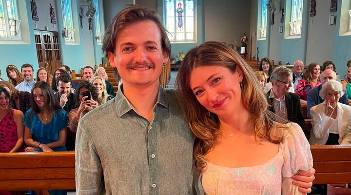 Jack Gleeson y Róisín O'Mahony en su boda