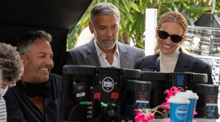  Ol Parker, George Clooney y Julia Roberts en el rodaje de 'Viaje al paraíso'