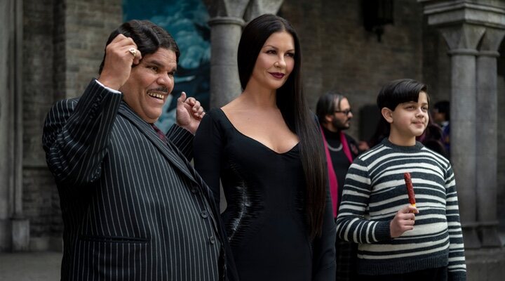  Luis Guzmán, Catherine Zeta-Jones e Isaac Ordonez en 'Miércoles'