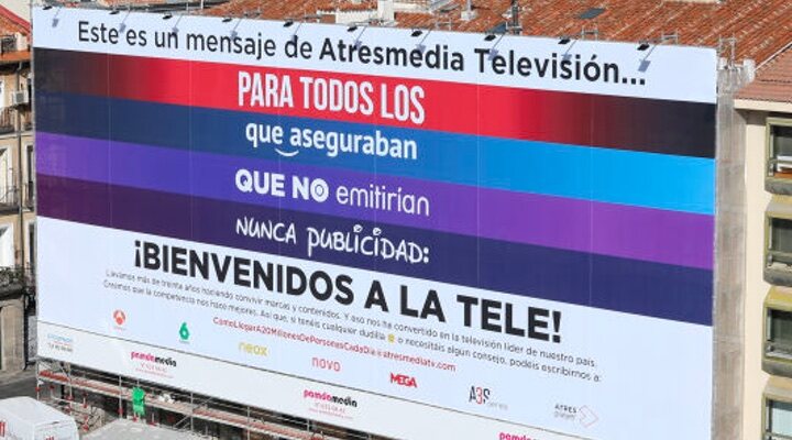 Lona de Atresmedia con un mensaje para las plataformas de streaming