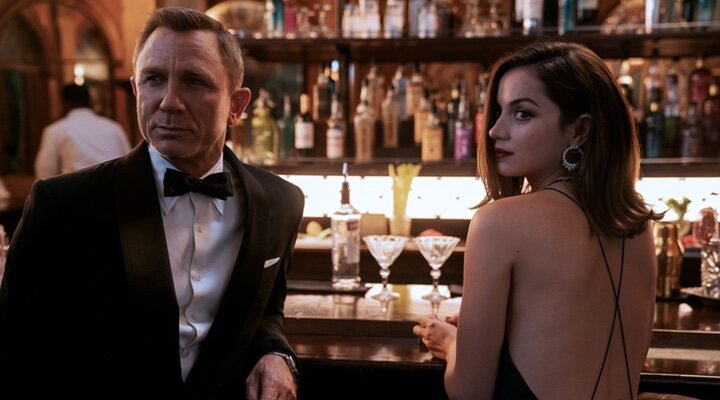  Daniel Craig y Ana de Armas en 'Sin tiempo para morir'