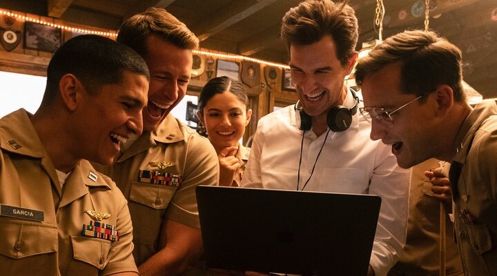  Joseph Kosinski junto al elenco de 'Top Gun: Maverick'