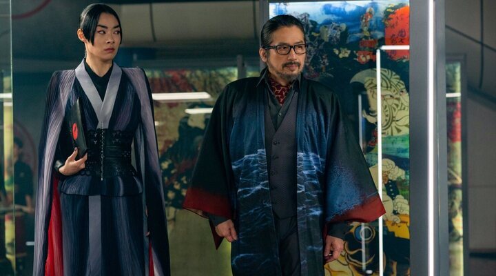  Rina Sawayama e Hiroyuki Sanada en 'John Wick 4' (2023)