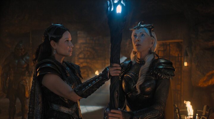 Helen Mirren y Lucy Liu en '¡Shazam! La furia de los dioses'