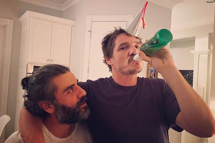 Oscar Isaac y Pedro Pascal