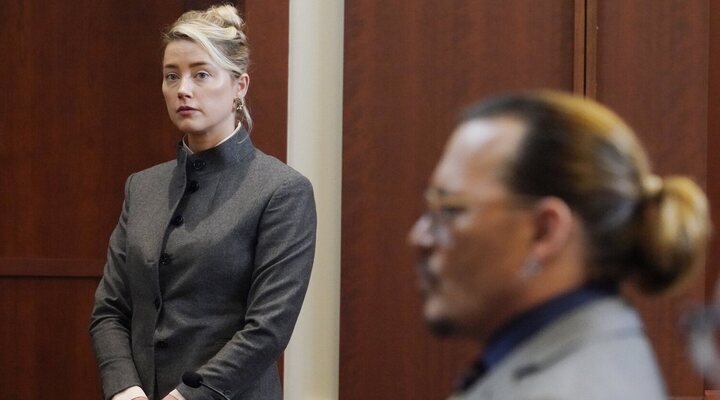 Amber Heard y Johnny Depp en el juicio