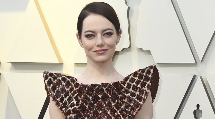  Emma Stone en la alfombra roja de los Oscar 2019