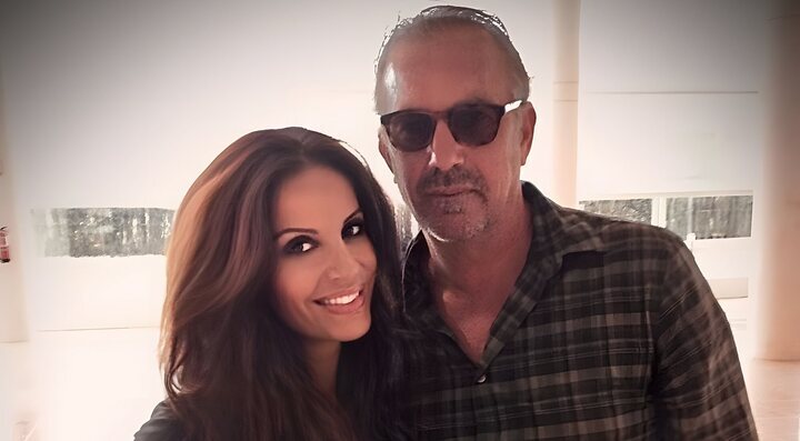 Sonia Monroy con Kevin Costner