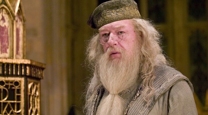 Michael Gambon como Dumbledore