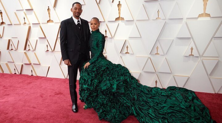 Will Smith y Jad Pinkett Smith en la alfombra roja de los Oscar 2022