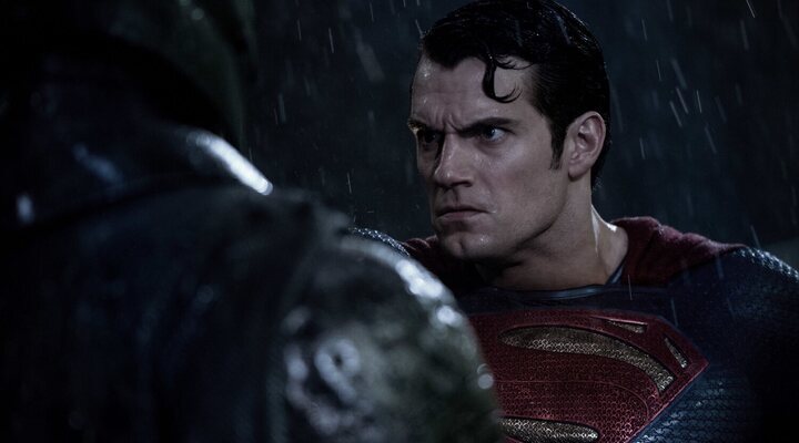  Henry Cavill como 'Superman'