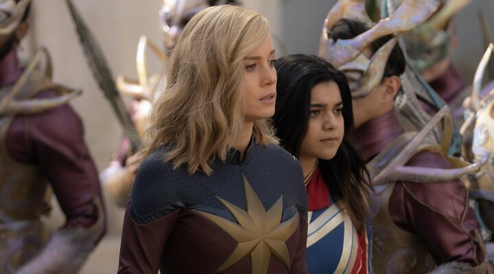 Brie Larson e Iman Vellani en 'The Marvels'