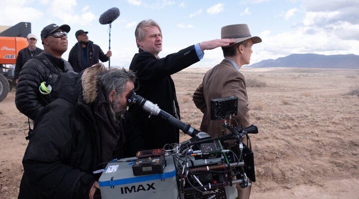 Christopher Nolan junto a Cillian Murphy y su equipo en la grabación de 'Oppenheimer'