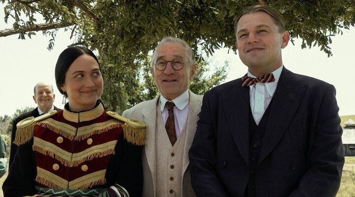  Lily Gladstone, Robert De Niro y Leonardo DiCaprio en 'Los asesinos de la luna'