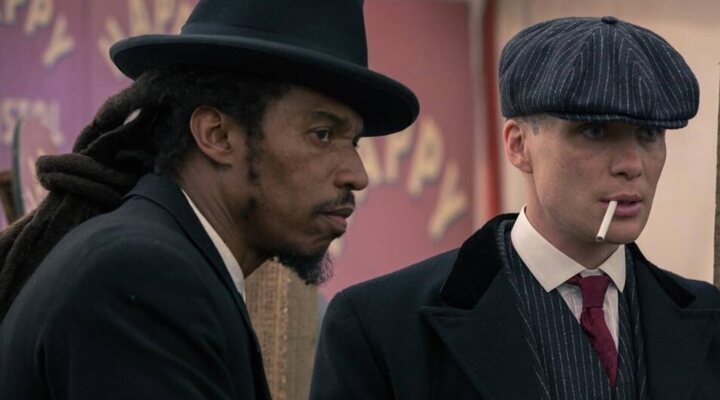 Benjamin Zephaniah y Cillian Murphy en 'Peaky Blinders'