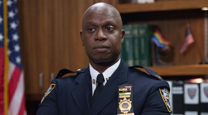 Andre Braugher como Raymond Holt