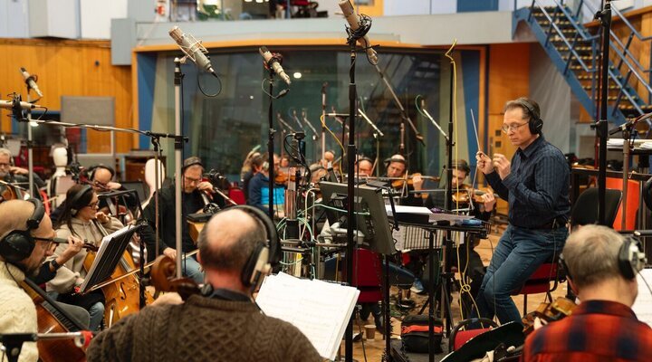 La orquesta de Abbey Road grabando la banda sonora de 'Kung Fu Panda 4' (Christian Tierney/Universal Pictures)