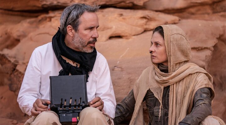  Denis Villeneuve y Rebecca Ferguson durante el rodaje de 'Dune: Parte Dos'